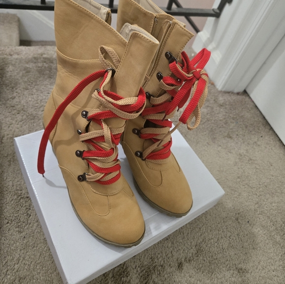 Boots - Picture 2 of 9